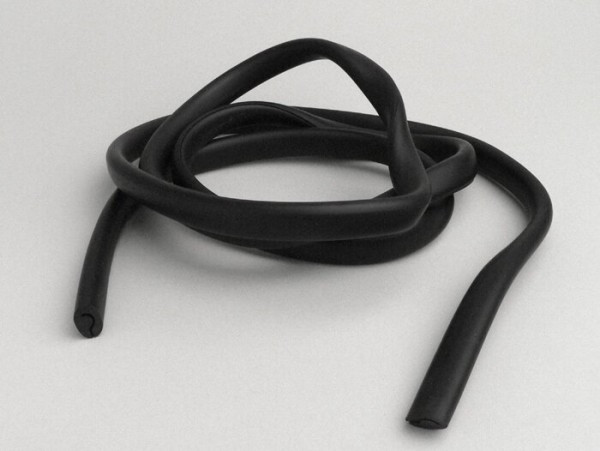 Legshield Beading Oem Quality Vespa Universal 1600mm  Black