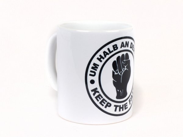 Cup Um Halb An Der Bar White